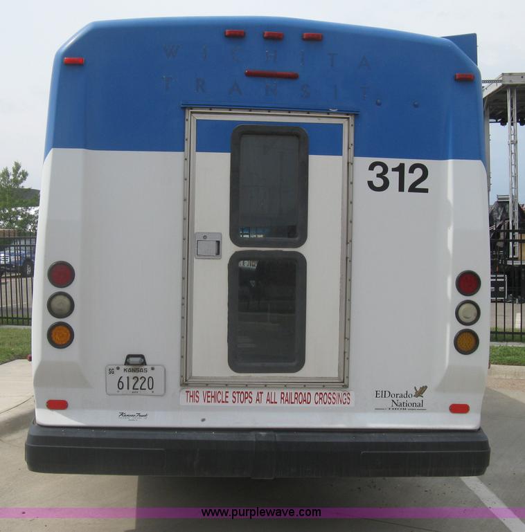 image for item H5463 2003 Ford Econoline E450 Aerotech transit vehicle