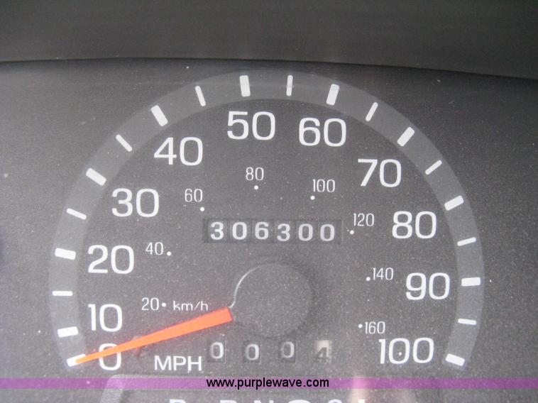 image for item H5463 2003 Ford Econoline E450 Aerotech transit vehicle