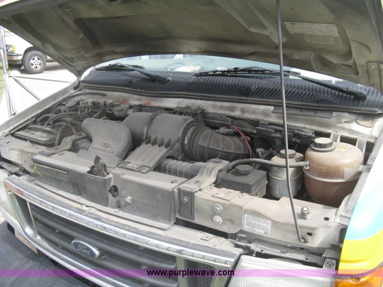 image for item H5463 2003 Ford Econoline E450 Aerotech transit vehicle