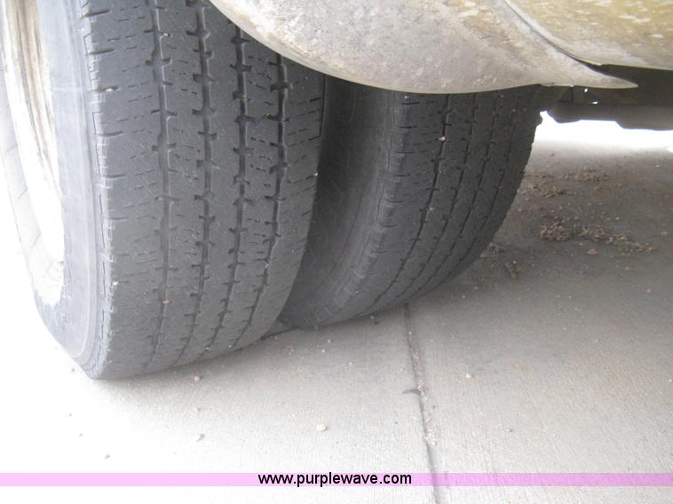 image for item H5463 2003 Ford Econoline E450 Aerotech transit vehicle