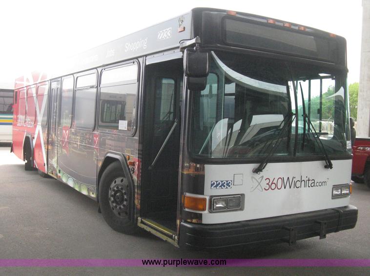 image for item H5464 2002 Gillig Low Floor 35' transit bus