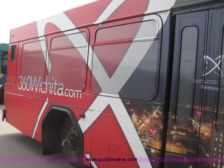 image for item H5464 2002 Gillig Low Floor 35' transit bus