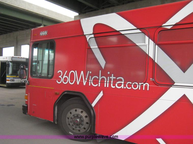 image for item H5464 2002 Gillig Low Floor 35' transit bus