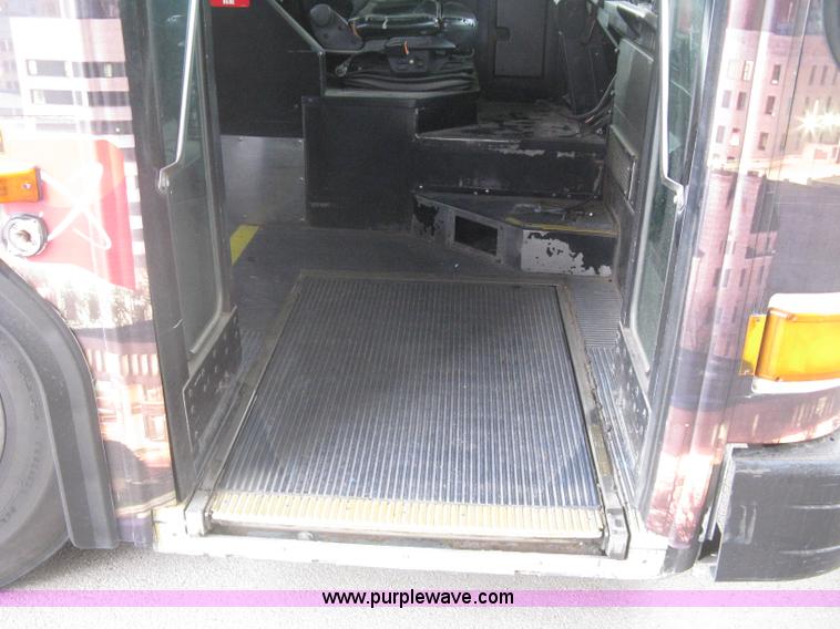 image for item H5464 2002 Gillig Low Floor 35' transit bus