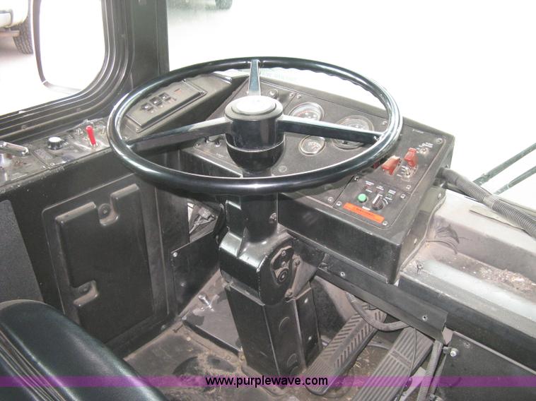 image for item H5464 2002 Gillig Low Floor 35' transit bus