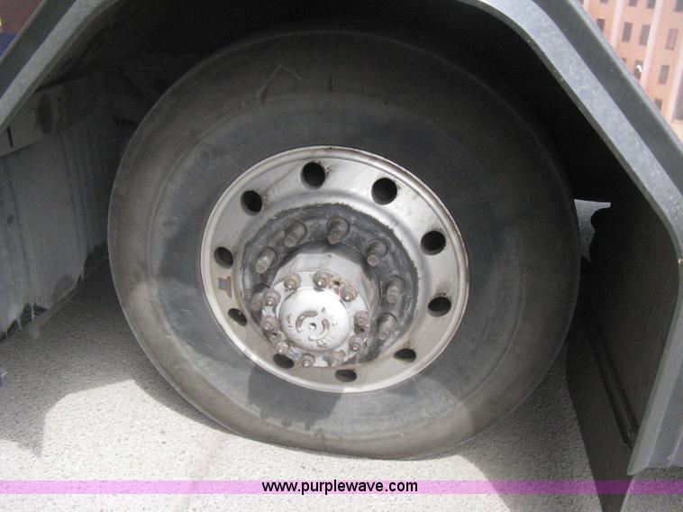 image for item H5464 2002 Gillig Low Floor 35' transit bus