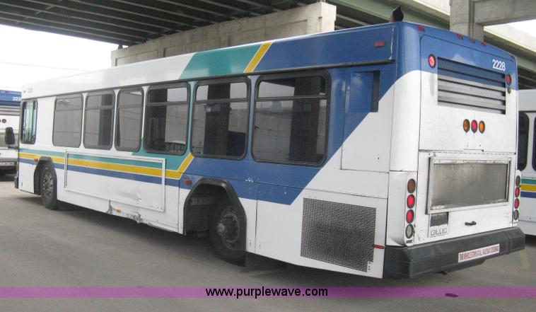 image for item H5465 2002 Gillig Low Floor G22B102N4 transit bus