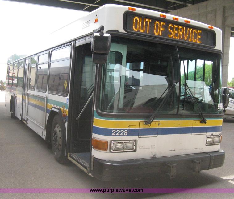 image for item H5465 2002 Gillig Low Floor G22B102N4 transit bus