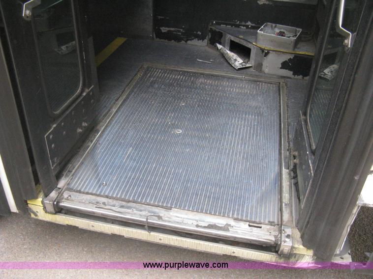 image for item H5465 2002 Gillig Low Floor G22B102N4 transit bus