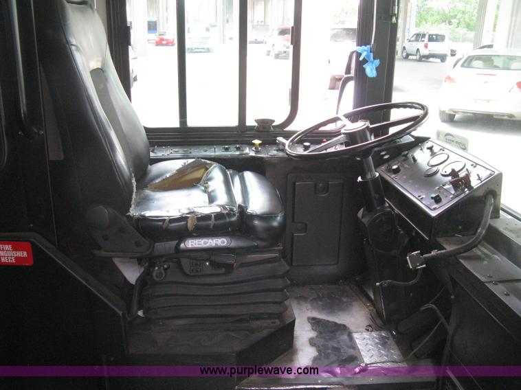 image for item H5465 2002 Gillig Low Floor G22B102N4 transit bus
