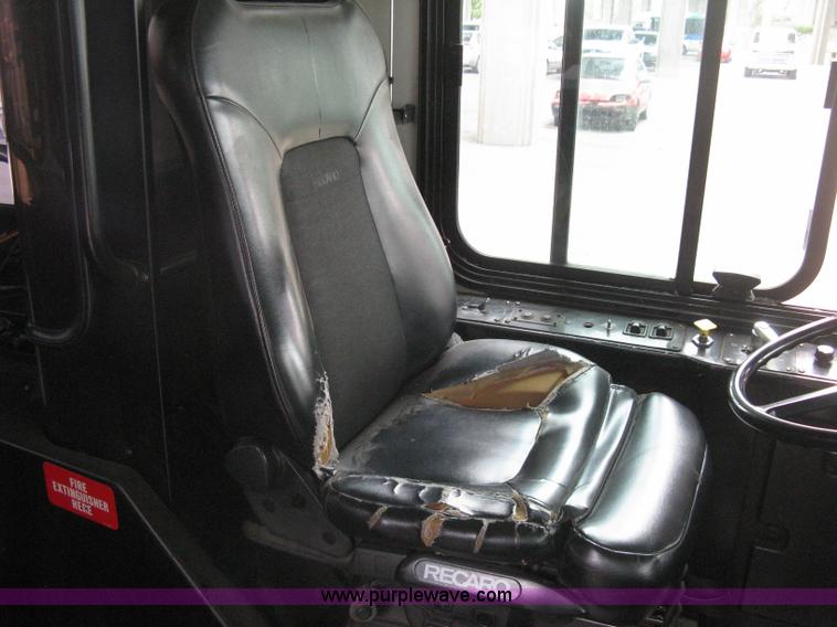 image for item H5465 2002 Gillig Low Floor G22B102N4 transit bus