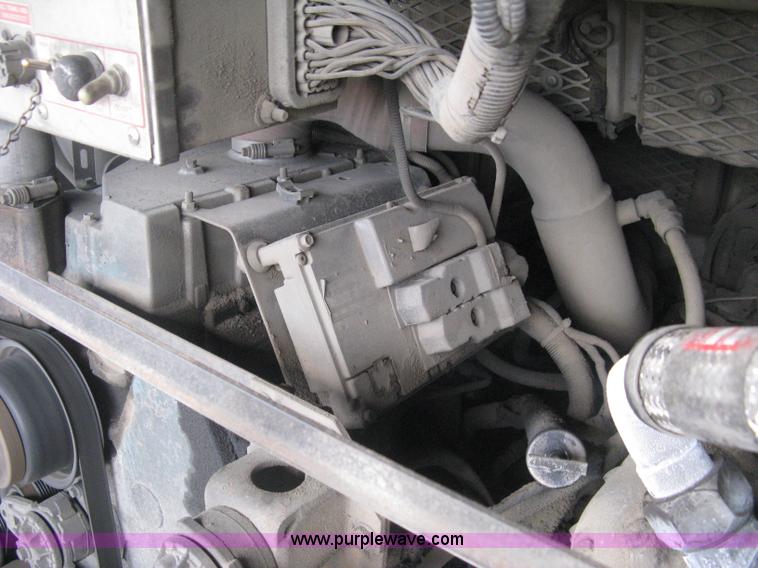 image for item H5465 2002 Gillig Low Floor G22B102N4 transit bus