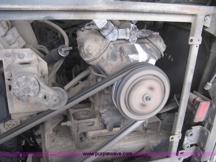 image for item H5465 2002 Gillig Low Floor G22B102N4 transit bus