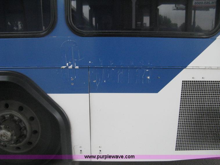 image for item H5465 2002 Gillig Low Floor G22B102N4 transit bus