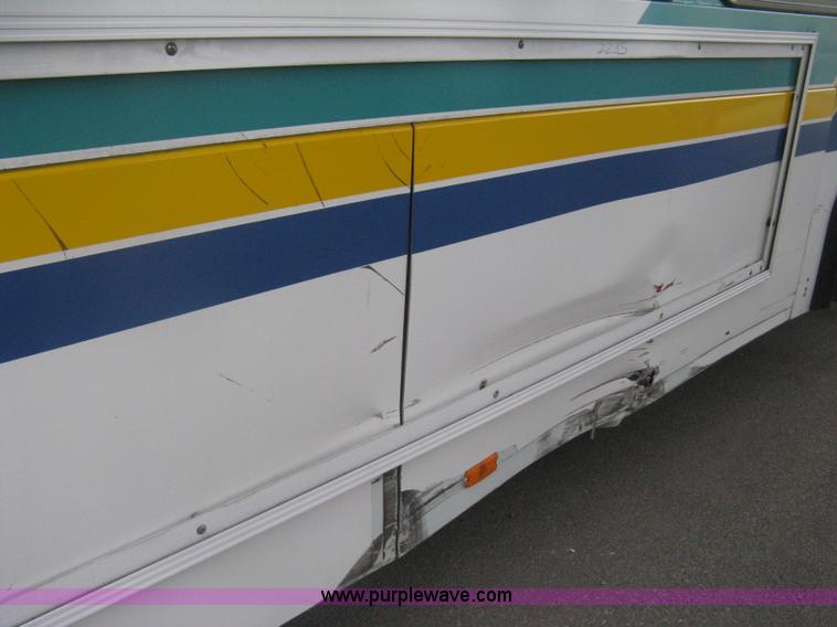 image for item H5465 2002 Gillig Low Floor G22B102N4 transit bus