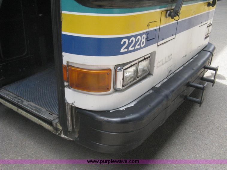 image for item H5465 2002 Gillig Low Floor G22B102N4 transit bus