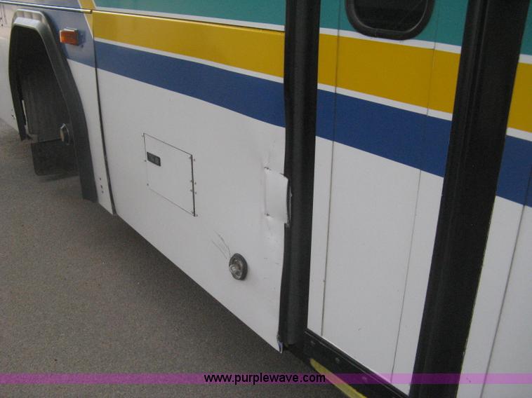 image for item H5465 2002 Gillig Low Floor G22B102N4 transit bus