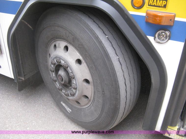 image for item H5465 2002 Gillig Low Floor G22B102N4 transit bus