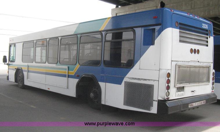 image for item H5466 2002 Gillig Low Floor G22B102N4 transit bus