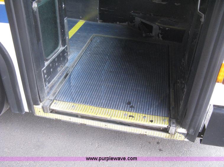 image for item H5466 2002 Gillig Low Floor G22B102N4 transit bus