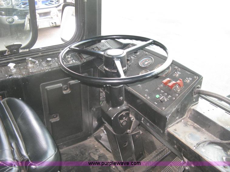 image for item H5466 2002 Gillig Low Floor G22B102N4 transit bus