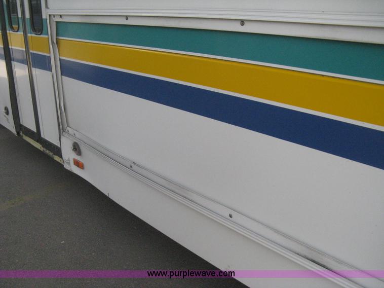 image for item H5466 2002 Gillig Low Floor G22B102N4 transit bus