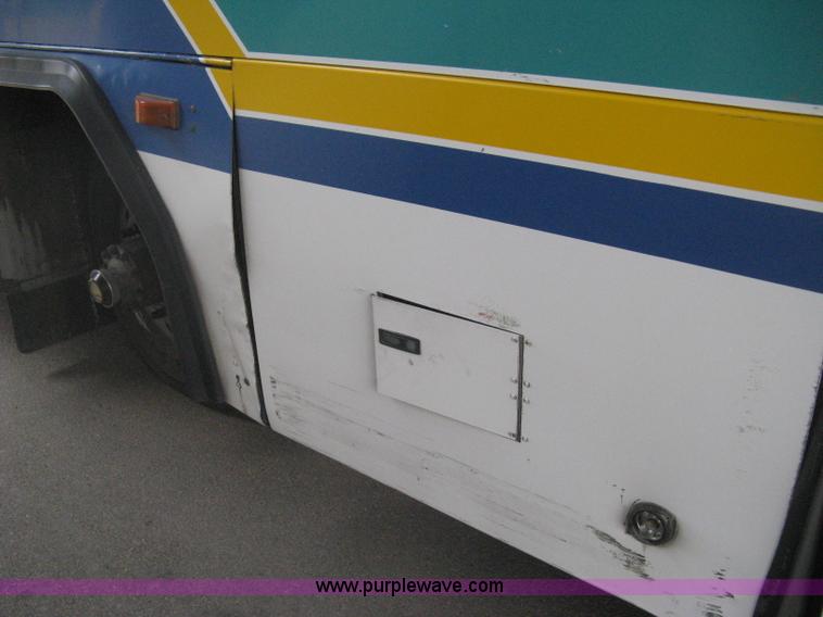 image for item H5466 2002 Gillig Low Floor G22B102N4 transit bus