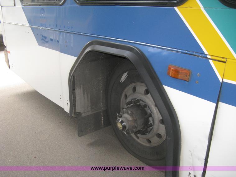 image for item H5466 2002 Gillig Low Floor G22B102N4 transit bus