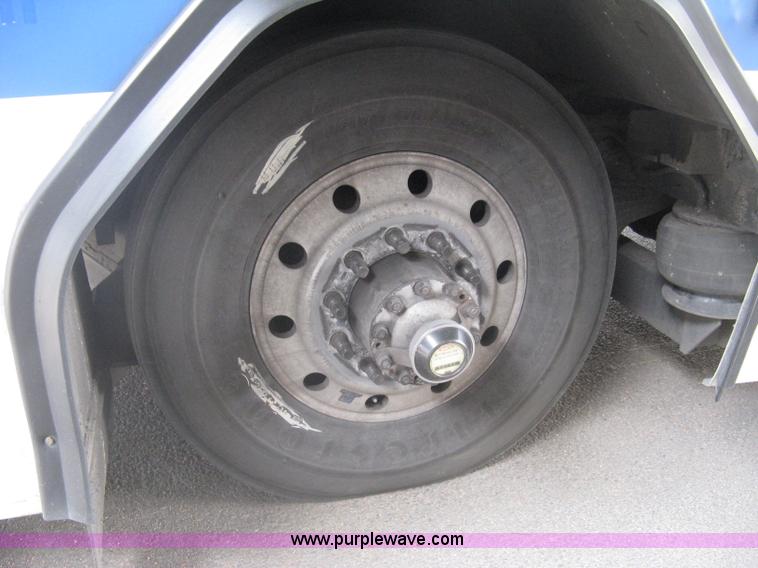 image for item H5466 2002 Gillig Low Floor G22B102N4 transit bus