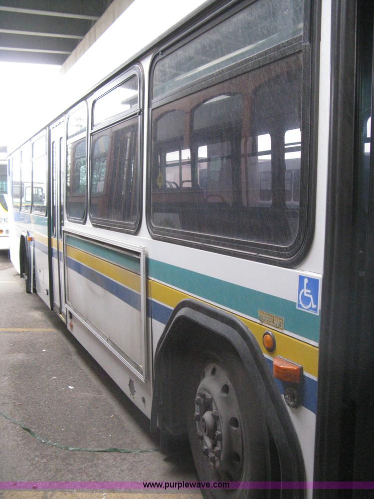 image for item H5468 2002 Gillig Low Floor 35' transit bus