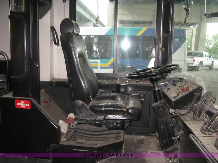 image for item H5468 2002 Gillig Low Floor 35' transit bus