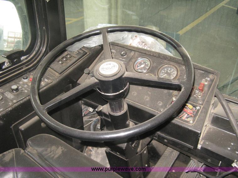 image for item H5468 2002 Gillig Low Floor 35' transit bus