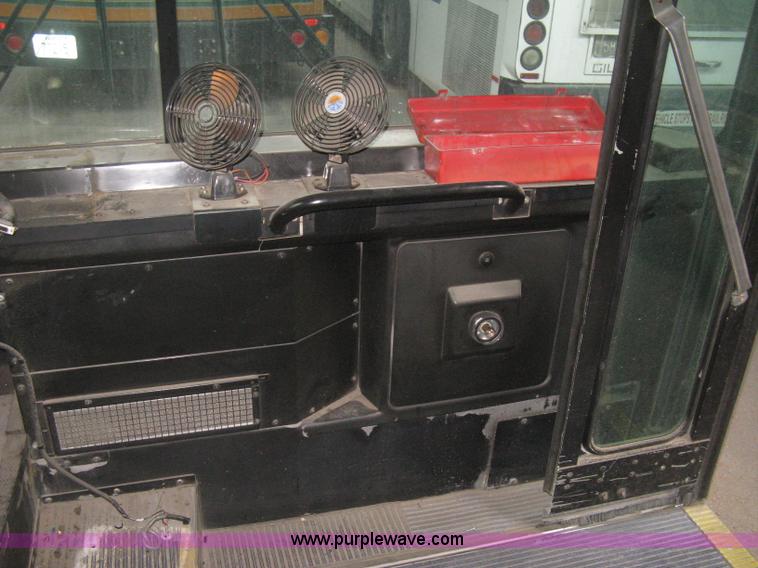 image for item H5468 2002 Gillig Low Floor 35' transit bus