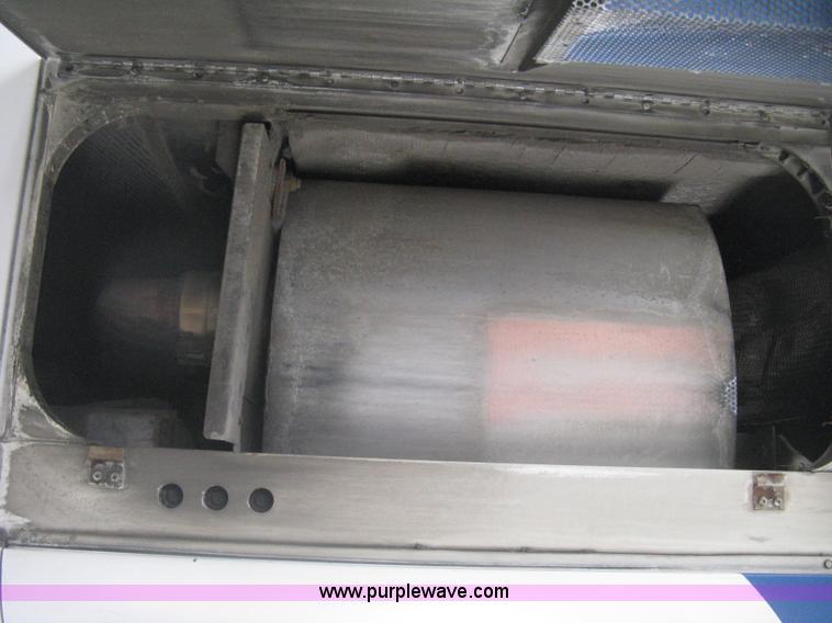 image for item H5468 2002 Gillig Low Floor 35' transit bus