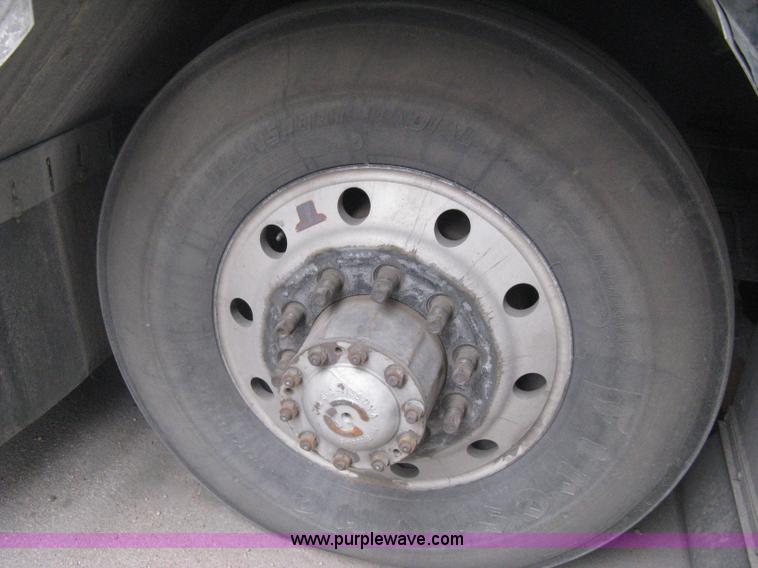 image for item H5468 2002 Gillig Low Floor 35' transit bus