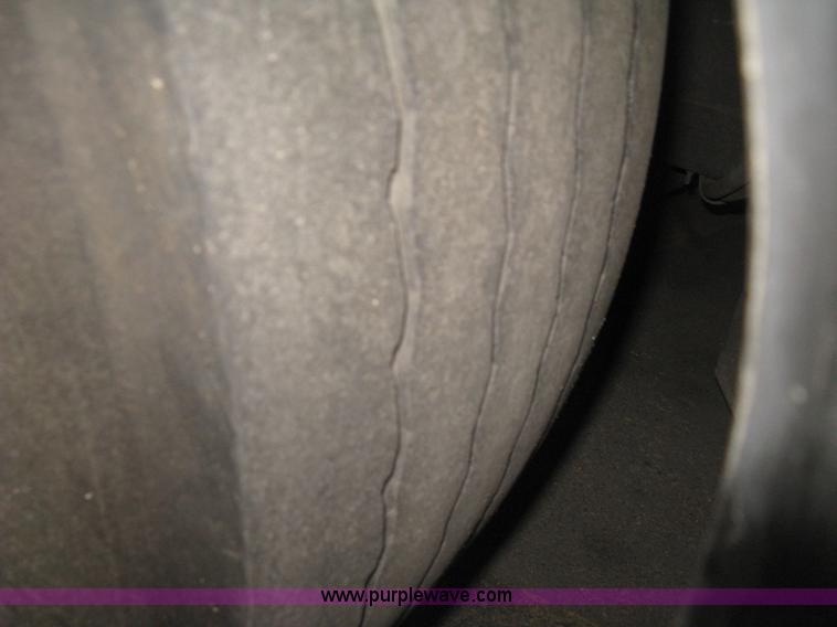 image for item H5468 2002 Gillig Low Floor 35' transit bus