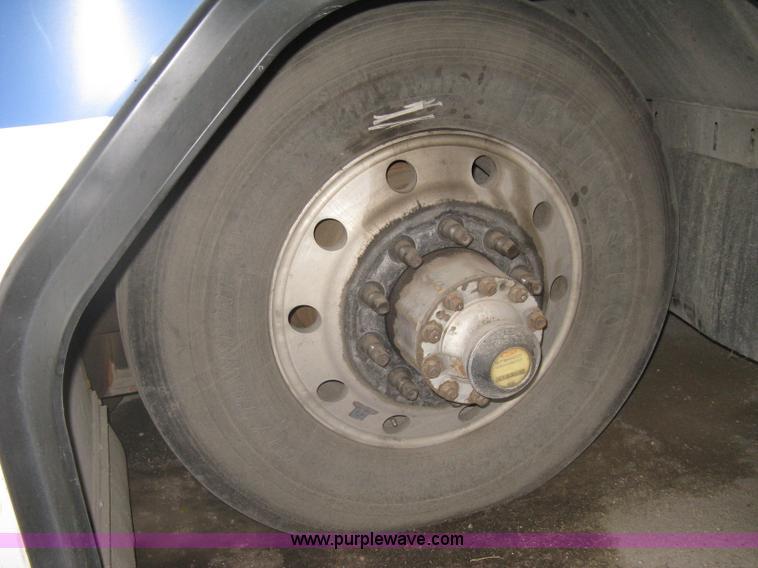 image for item H5468 2002 Gillig Low Floor 35' transit bus