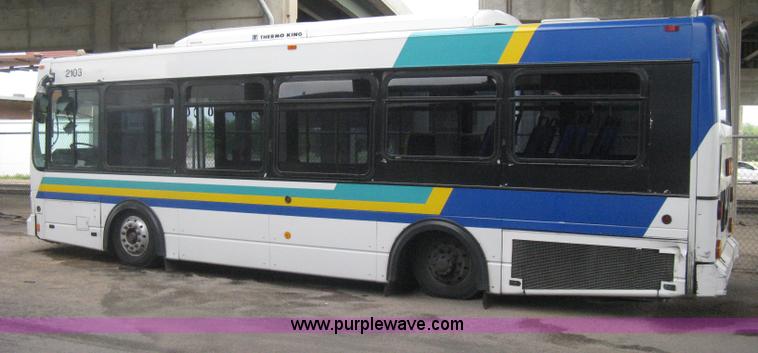 image for item H5469 2001 Chance Coach Opus LFB-29 29' transit bus