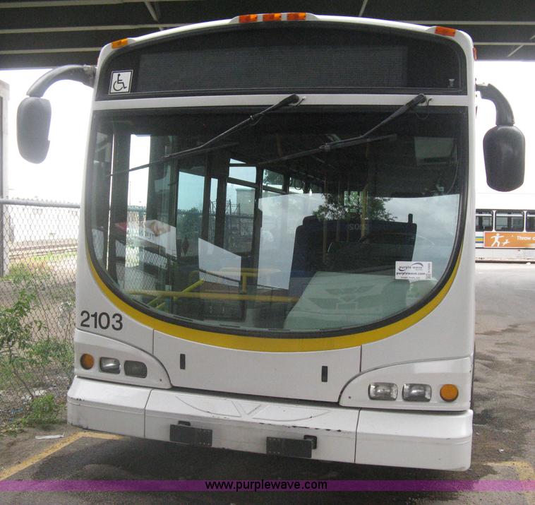 image for item H5469 2001 Chance Coach Opus LFB-29 29' transit bus