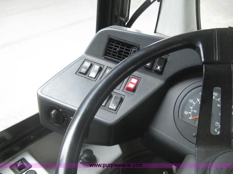 image for item H5469 2001 Chance Coach Opus LFB-29 29' transit bus