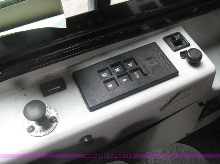 image for item H5469 2001 Chance Coach Opus LFB-29 29' transit bus