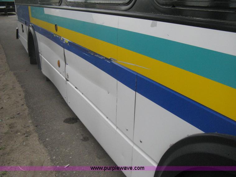 image for item H5469 2001 Chance Coach Opus LFB-29 29' transit bus