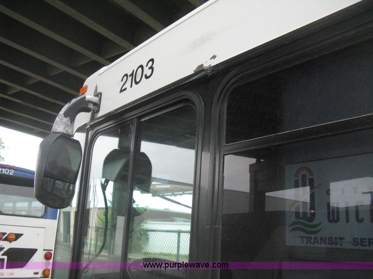 image for item H5469 2001 Chance Coach Opus LFB-29 29' transit bus