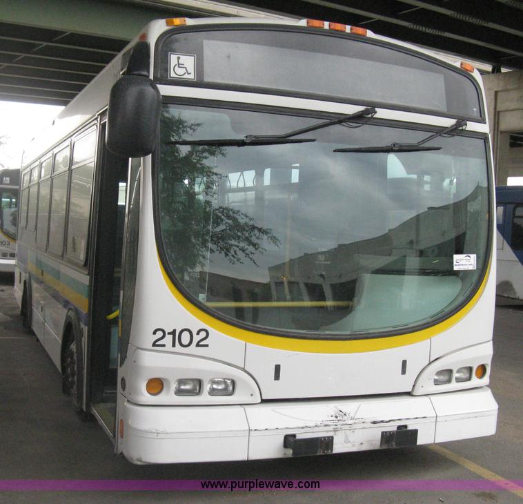 image for item H5471 2001 Chance Coach Opus 29' transit bus