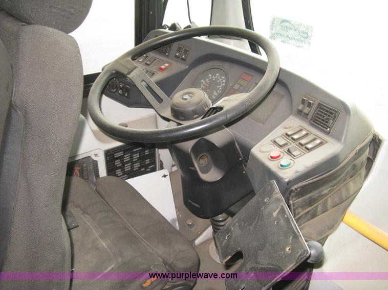 image for item H5471 2001 Chance Coach Opus 29' transit bus