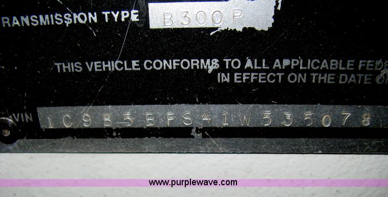 image for item H5471 2001 Chance Coach Opus 29' transit bus