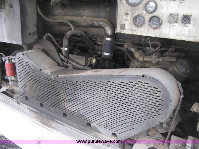 image for item H5471 2001 Chance Coach Opus 29' transit bus