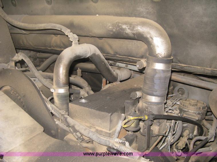 image for item H5471 2001 Chance Coach Opus 29' transit bus