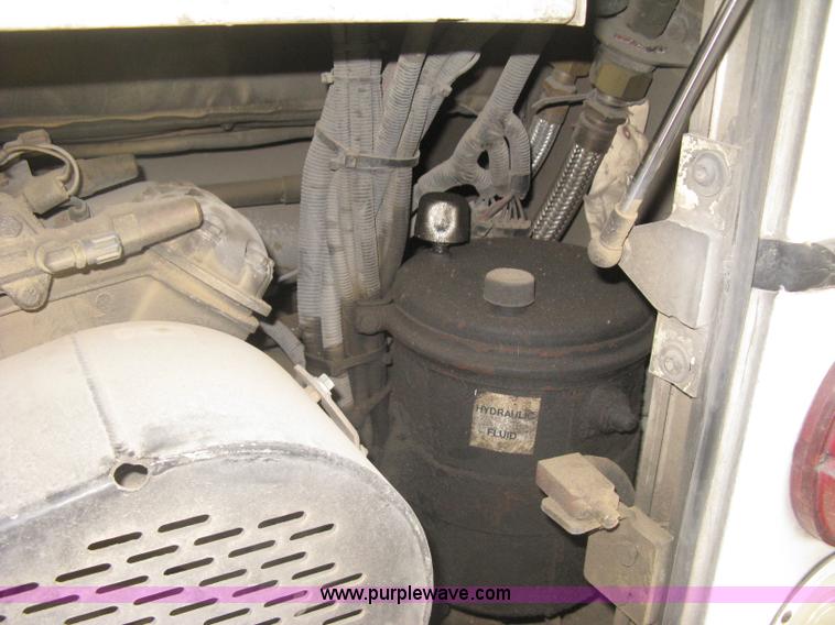 image for item H5471 2001 Chance Coach Opus 29' transit bus