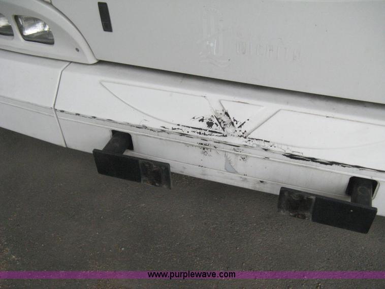 image for item H5471 2001 Chance Coach Opus 29' transit bus